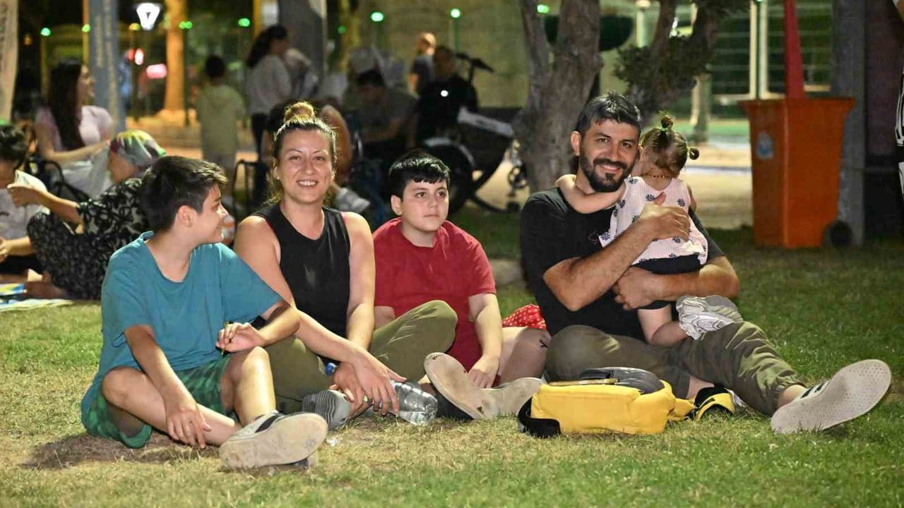 Akustik Yaz Akşamları Manisalılara müzik dolu hafta sonu yaşattı