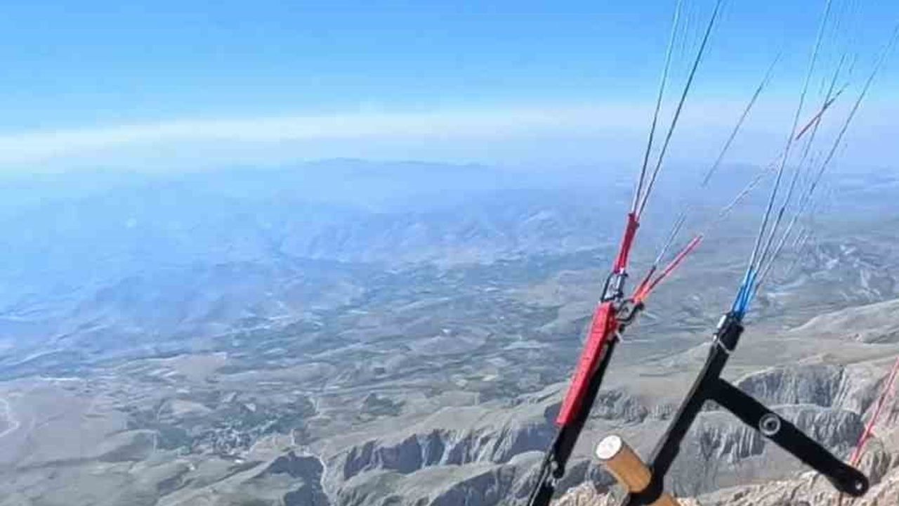 Aladağlar yamaç paraşütü için tercih ediliyor