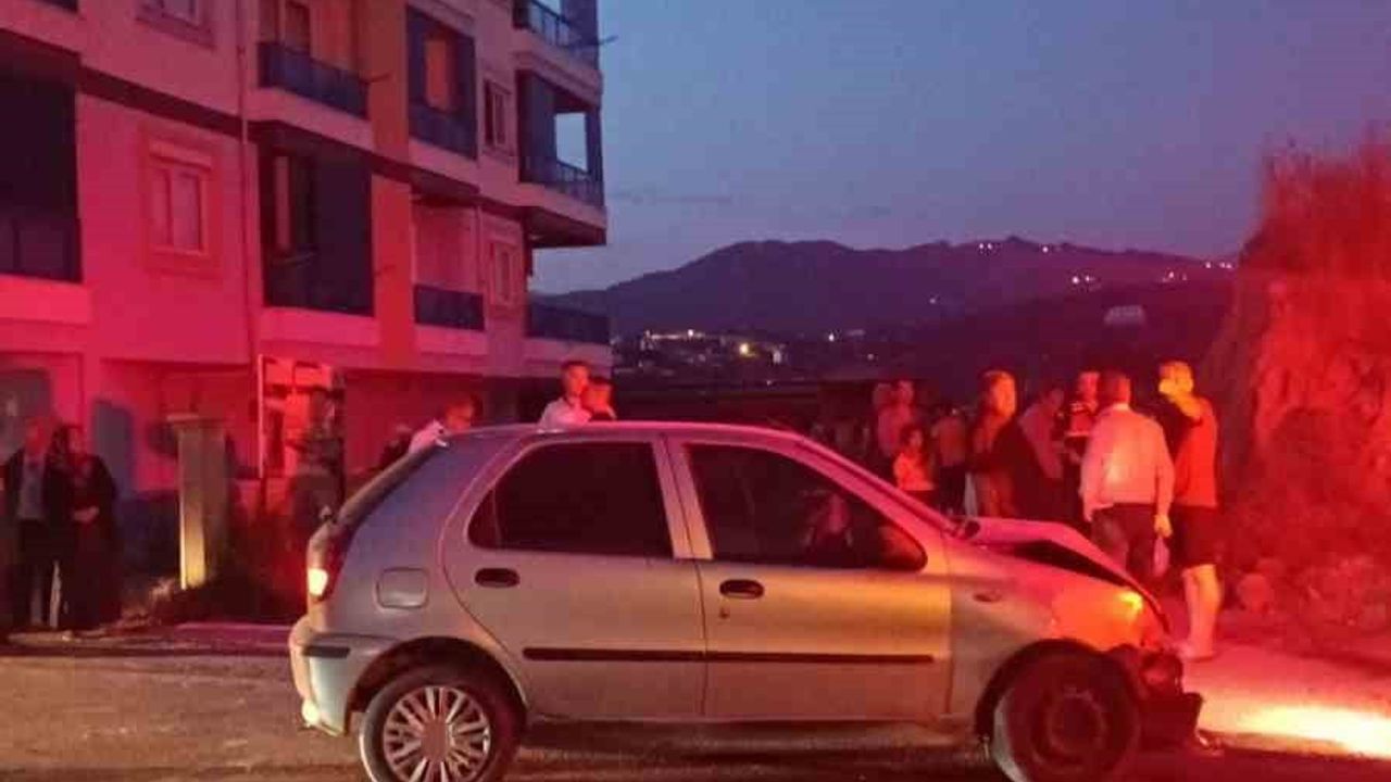 Alanya’da otomobil ile kamyonet çarpışması: 2 yaralı