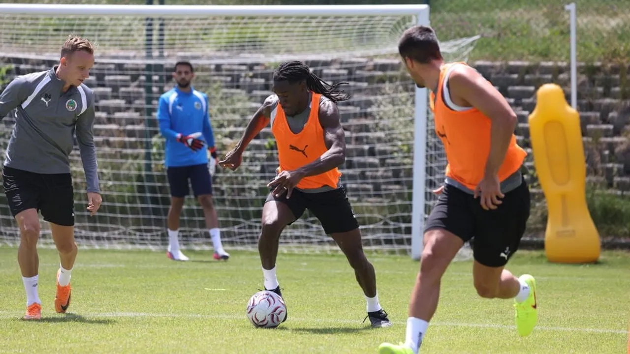 Alanyaspor hazırlıklarının ikinci etabına Erzurum'da başladı