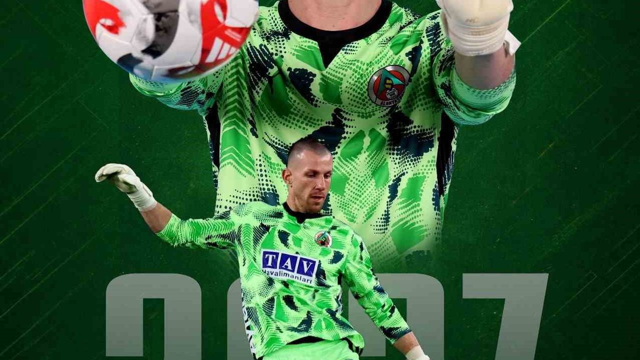 Alanyaspor, Paulo Victor'le sözleşmesini 1 yıl uzattı