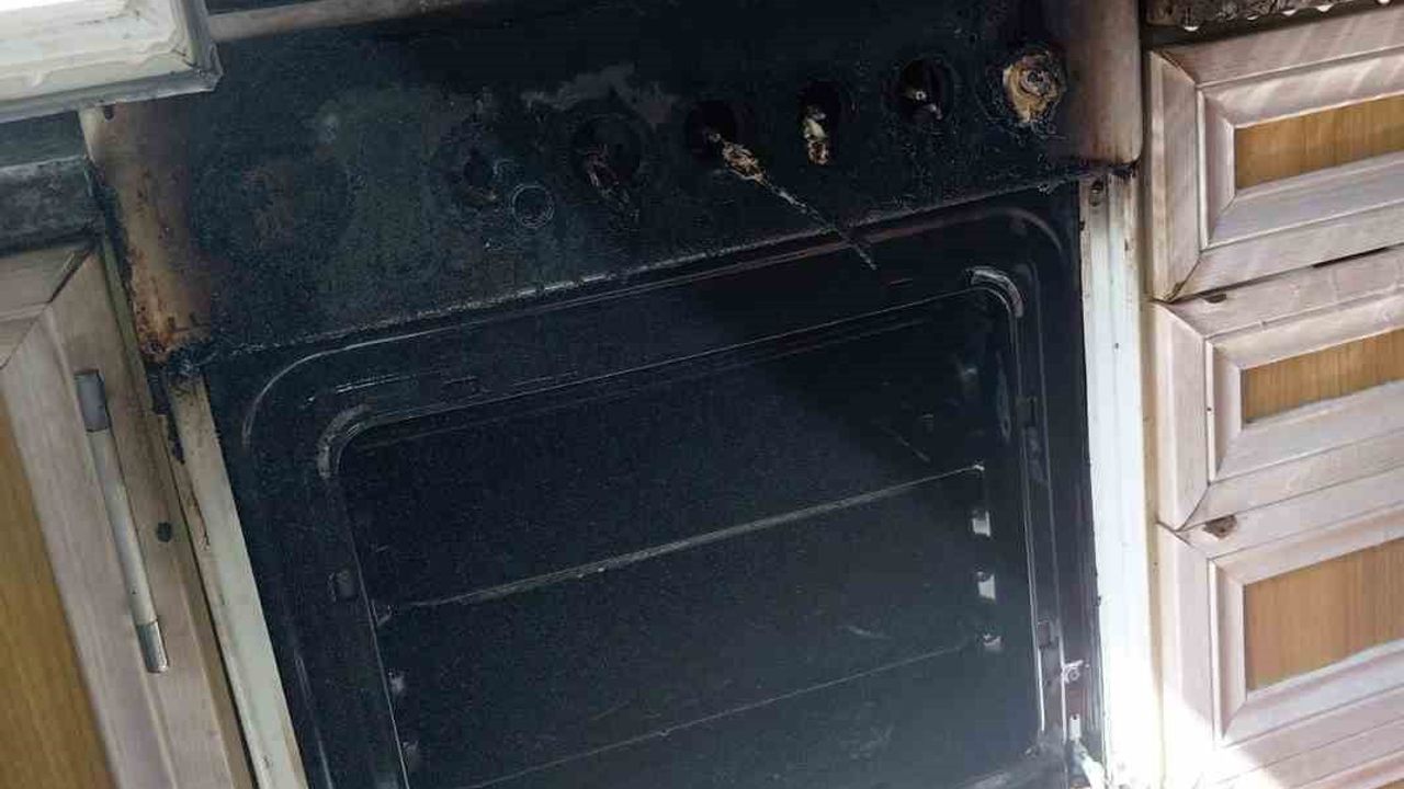 Alaplı'da fırına takılı priz alev aldı, itfaiye yangını söndürdü