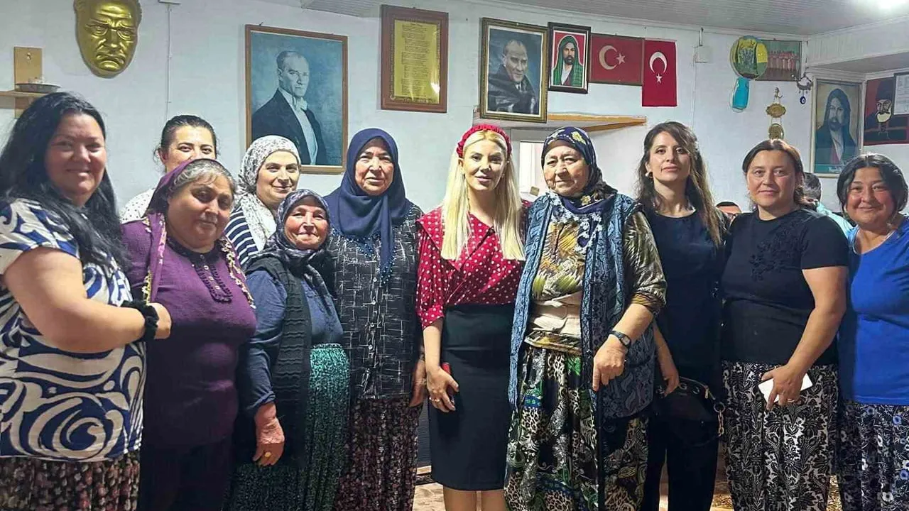 Altıntaş kaymakamı Yıldırım, Zafertepe Çalköy'deki aşure programına katıldı