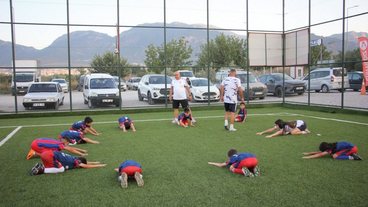 Altınyıldız U14 ve U15 takımlarıyla TFF Gelişim Ligi'ne hazırlanıyor