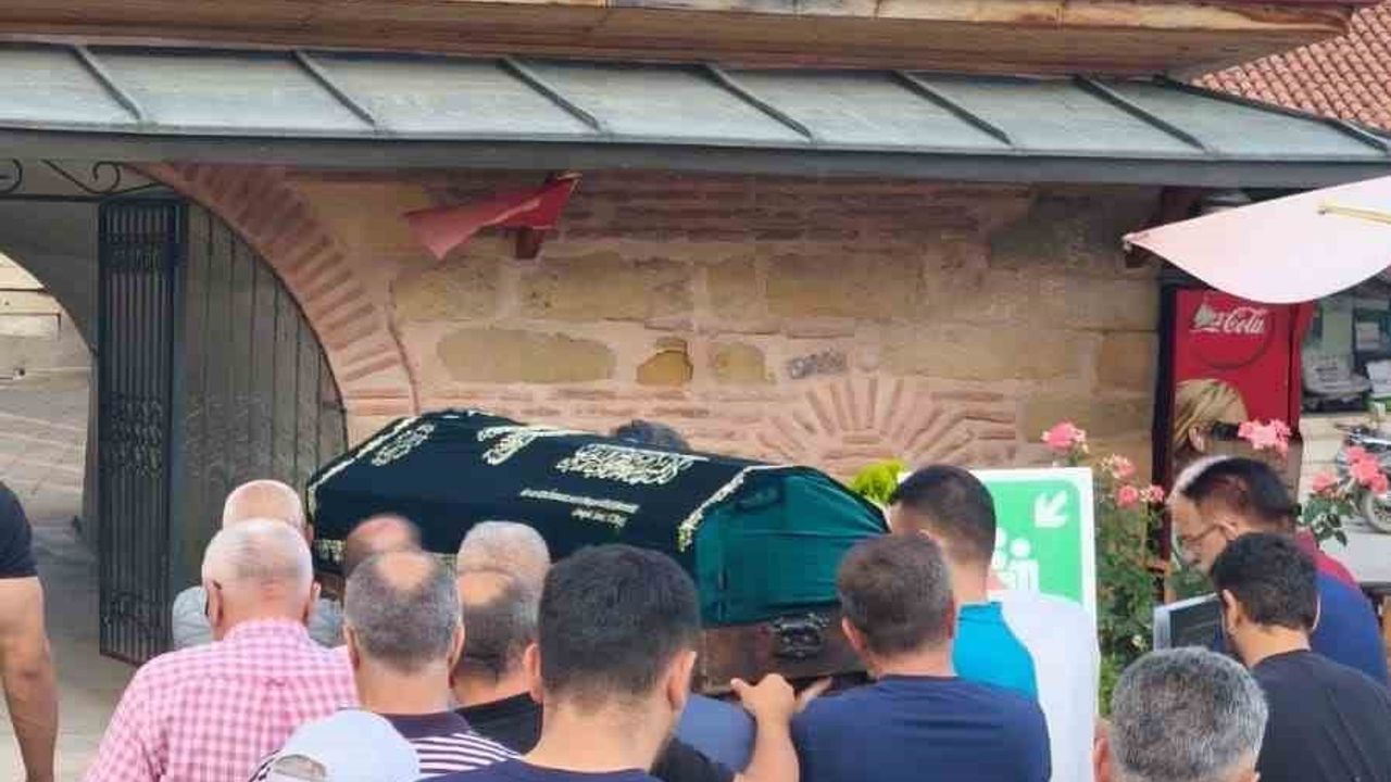 Amasya'da araç çarpan bisikletli hayatını kaybetti: Semih Özer (61)