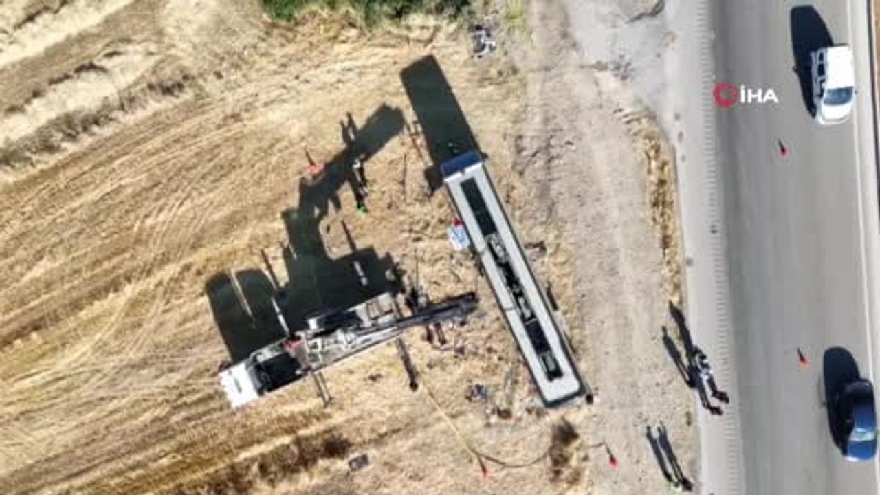 Amasya’da çift katlı otobüs devrildi: 46 yaralı, 2'si ağır