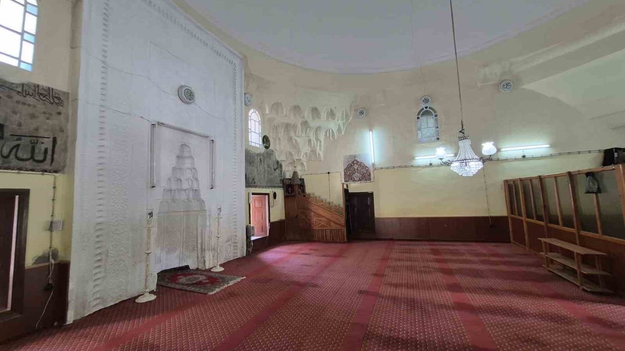 Anadolu'da ilk Kabe minyatürünü barındıran 752 yıllık Haznedar Camii