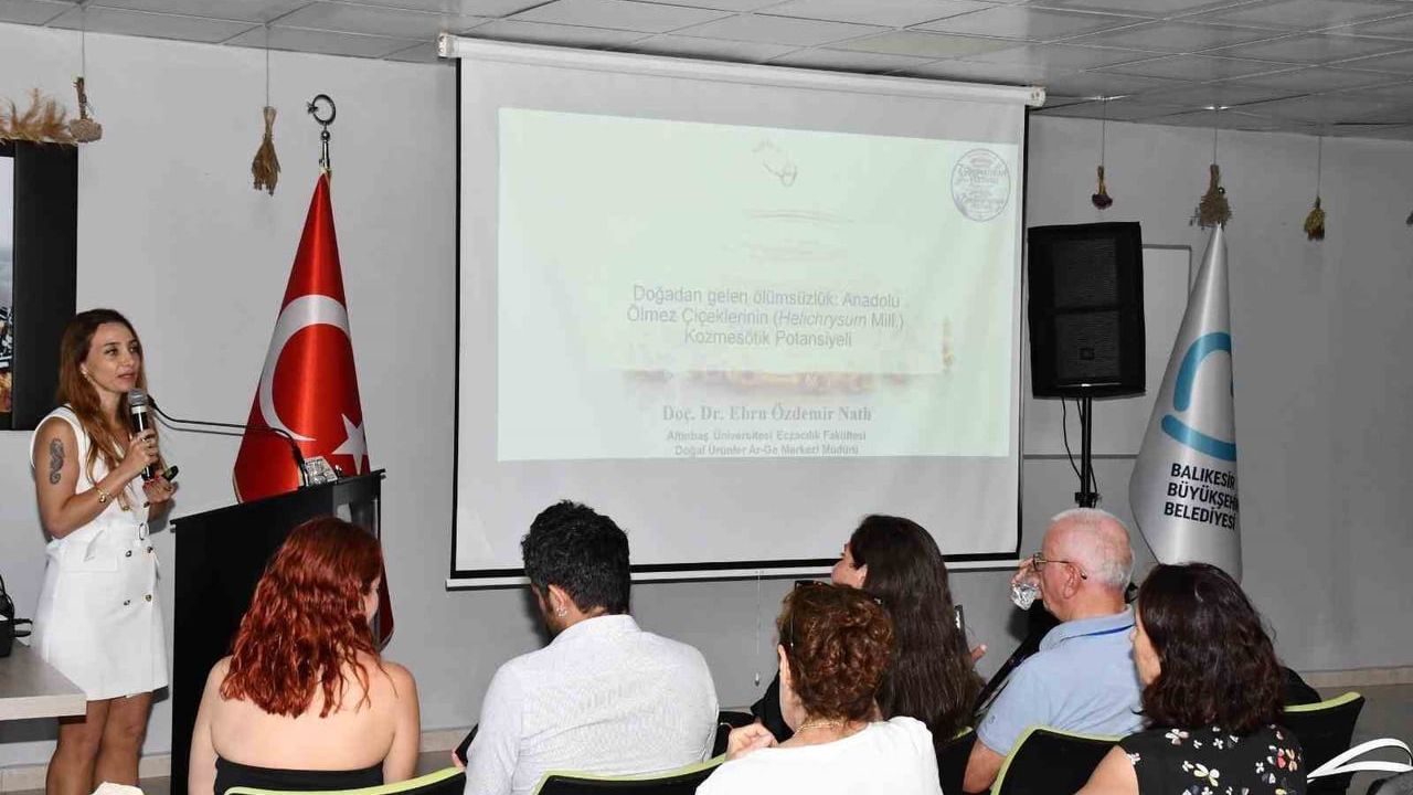 Anadolu ölmez çiçeklerinin kozmesotik potansiyeli BAÇEM’de konuşuldu