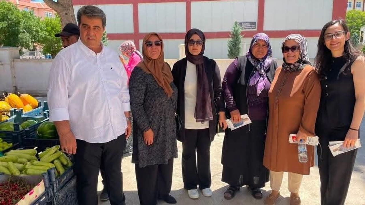 Anahtar Parti il başkanı Cemal Kaya, Çiçekdağı'nda talep ve önerileri dinledi