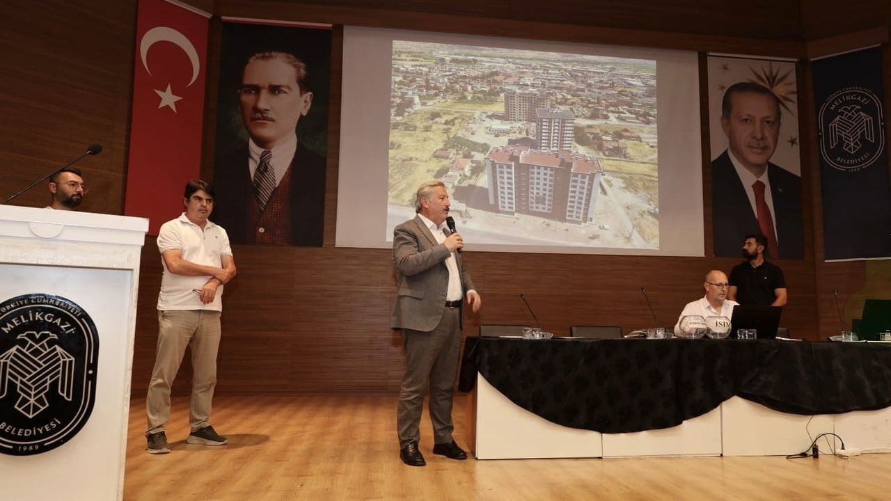 Anbar Mahallesi'nde yeni yaşam alanının ilk sakinleri kura ile belirlendi