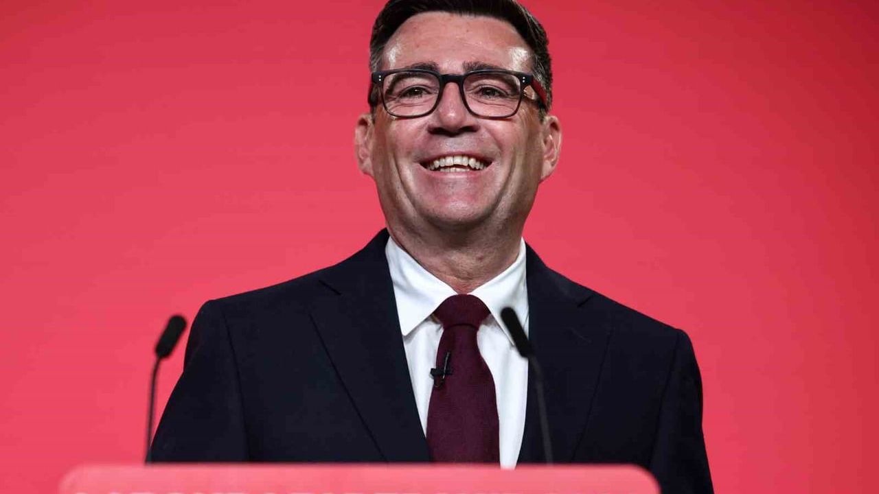 Andy Burnham İşçi Partisi'nin yeni lideri oldu