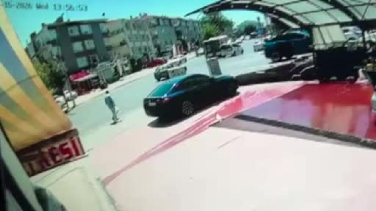 Ankara’da kontrolden çıkan EGO otobüsünden son anda kurtulan kişi