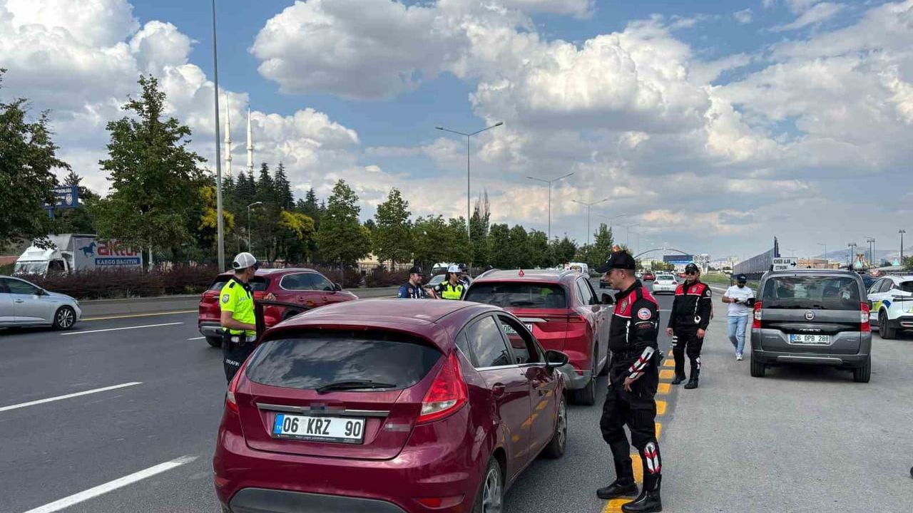 Ankara'da NATO zirvesi öncesi asayiş ve trafik denetimleri sürüyor