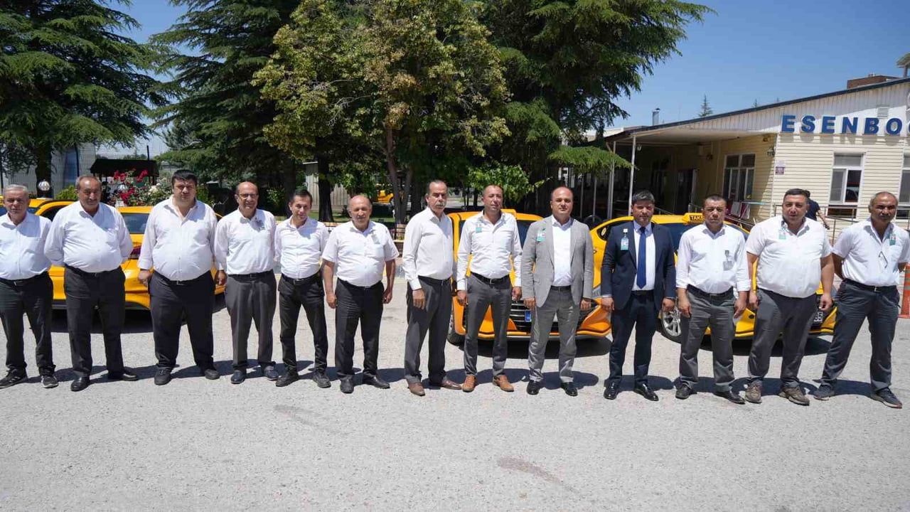 Ankara'da taksicilere NATO zirvesi öncesi kısa ingilizce eğitimi