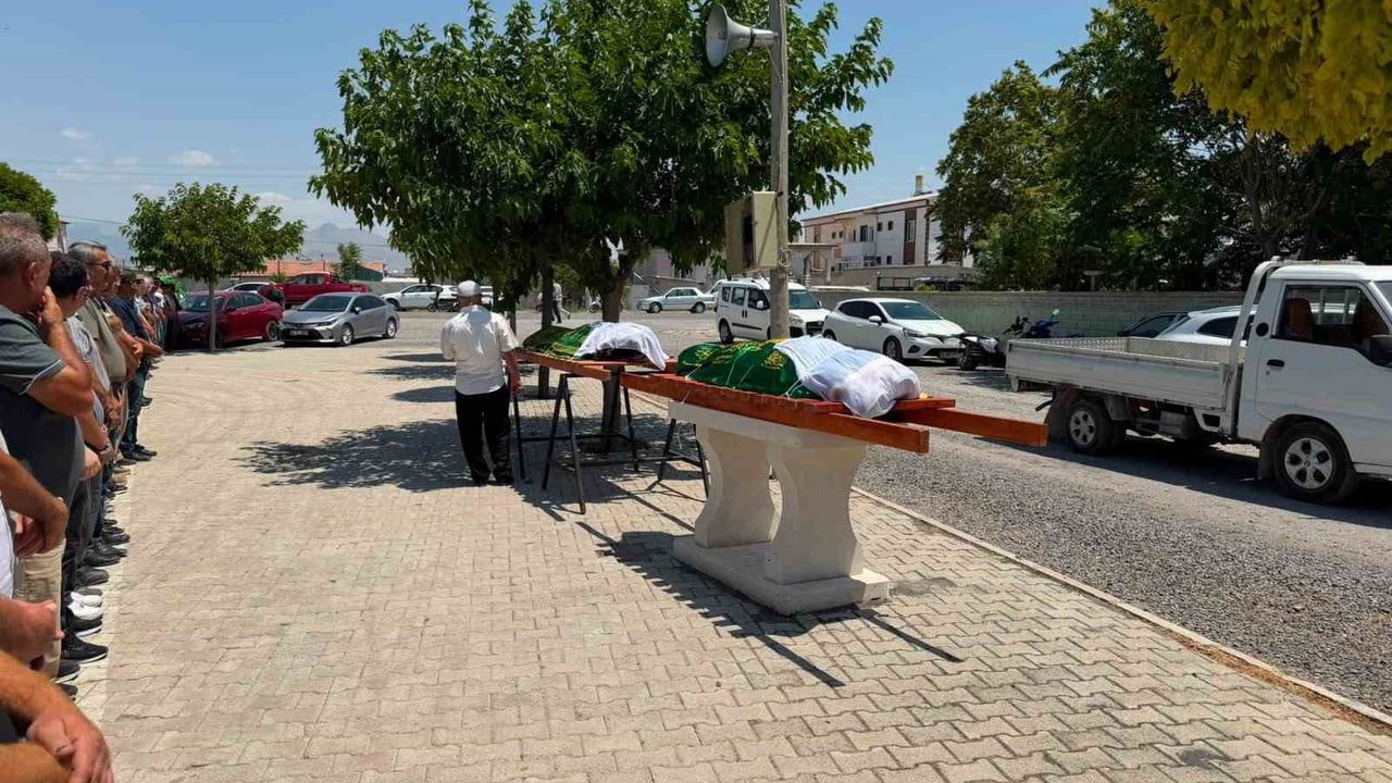 Anne ve kızının cenazesi Karapınar'da defnedildi