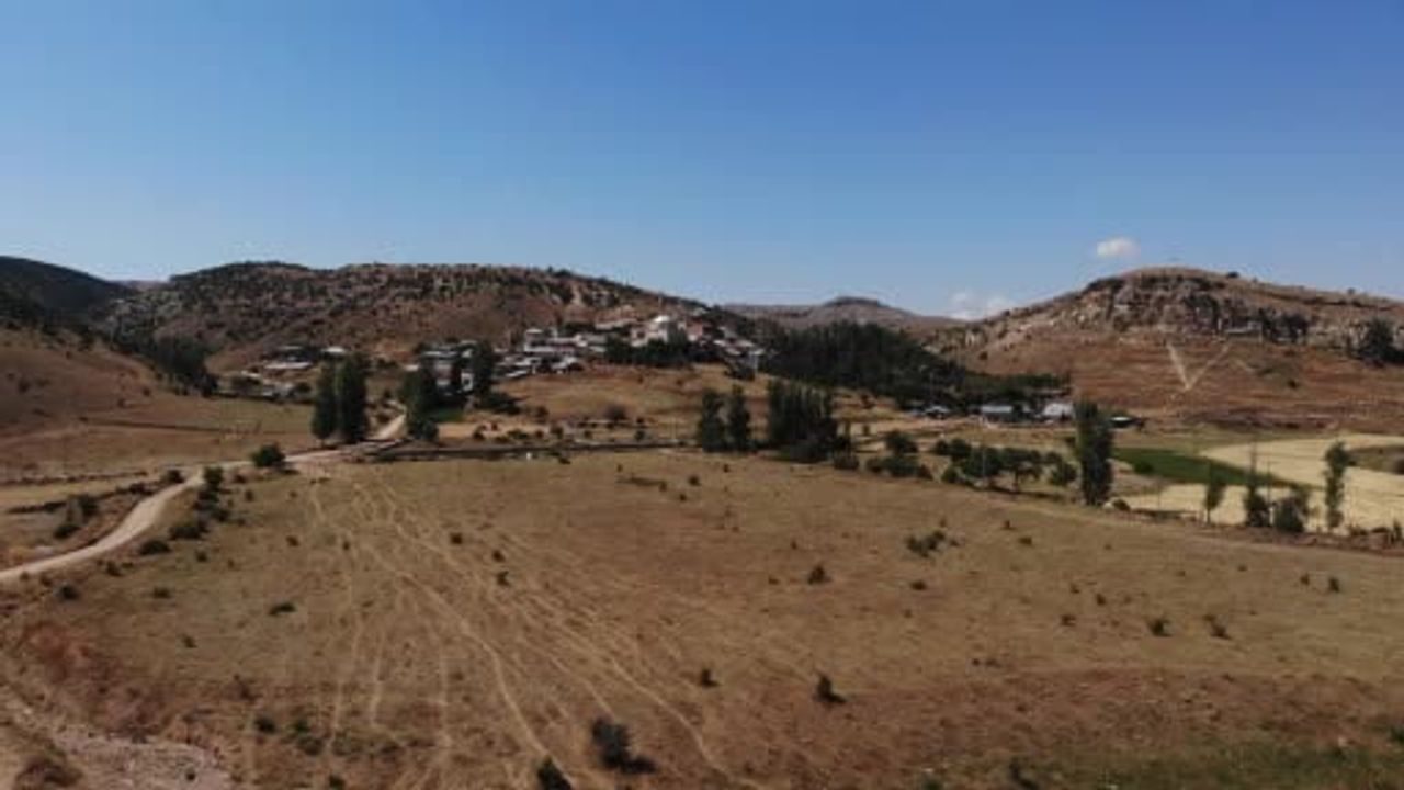 Annesine verdiği sözü tutup köyüne uçakla gelen Orhan Ünsal amatör havacılığa dikkat çekti