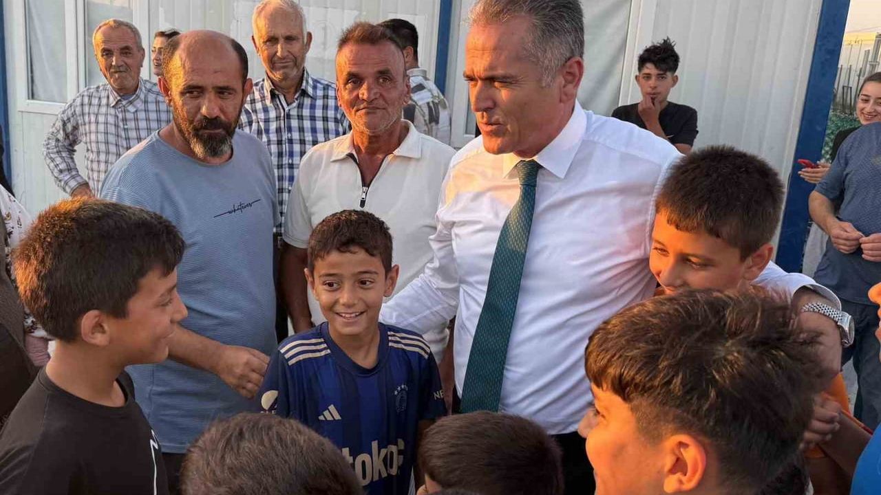 Antakya'da konteyner kentlerden tahliye süreciyle ilgili bilgilendirmeler sürüyor