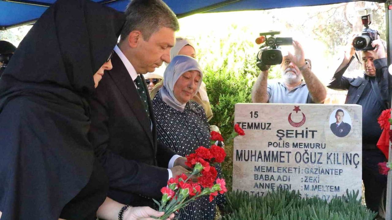 Antalya'da 15 Temmuz şehidi Muhammet Oğuz Kılınç kabri başında anıldı