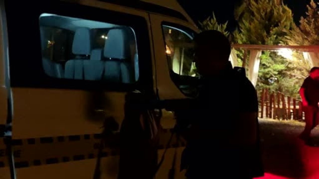 Antalya’da gece yarısı restoranda silahlı saldırı: üç kişi yaralandı