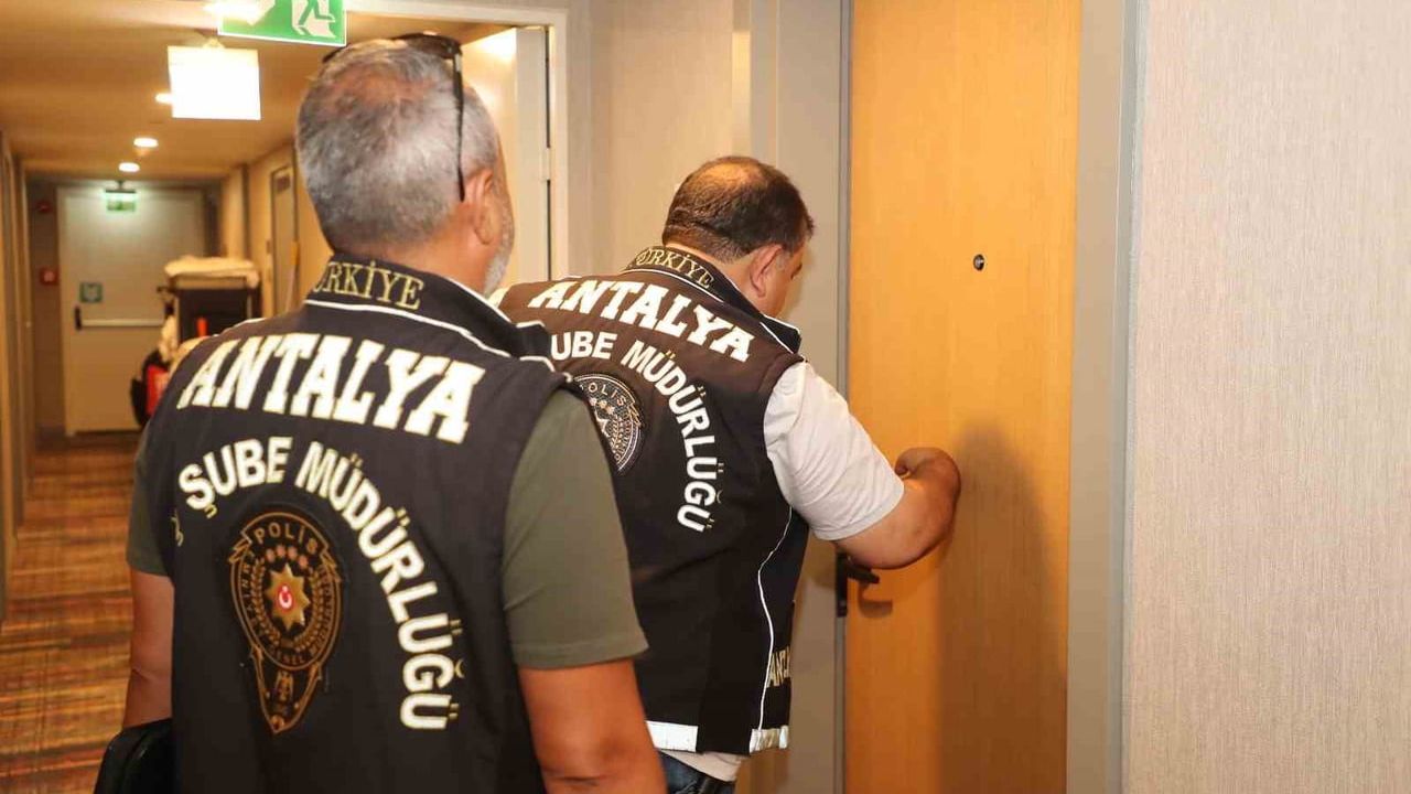 Antalya'da günübirlik konaklama ve araç kiralama firmalarına eş zamanlı denetim