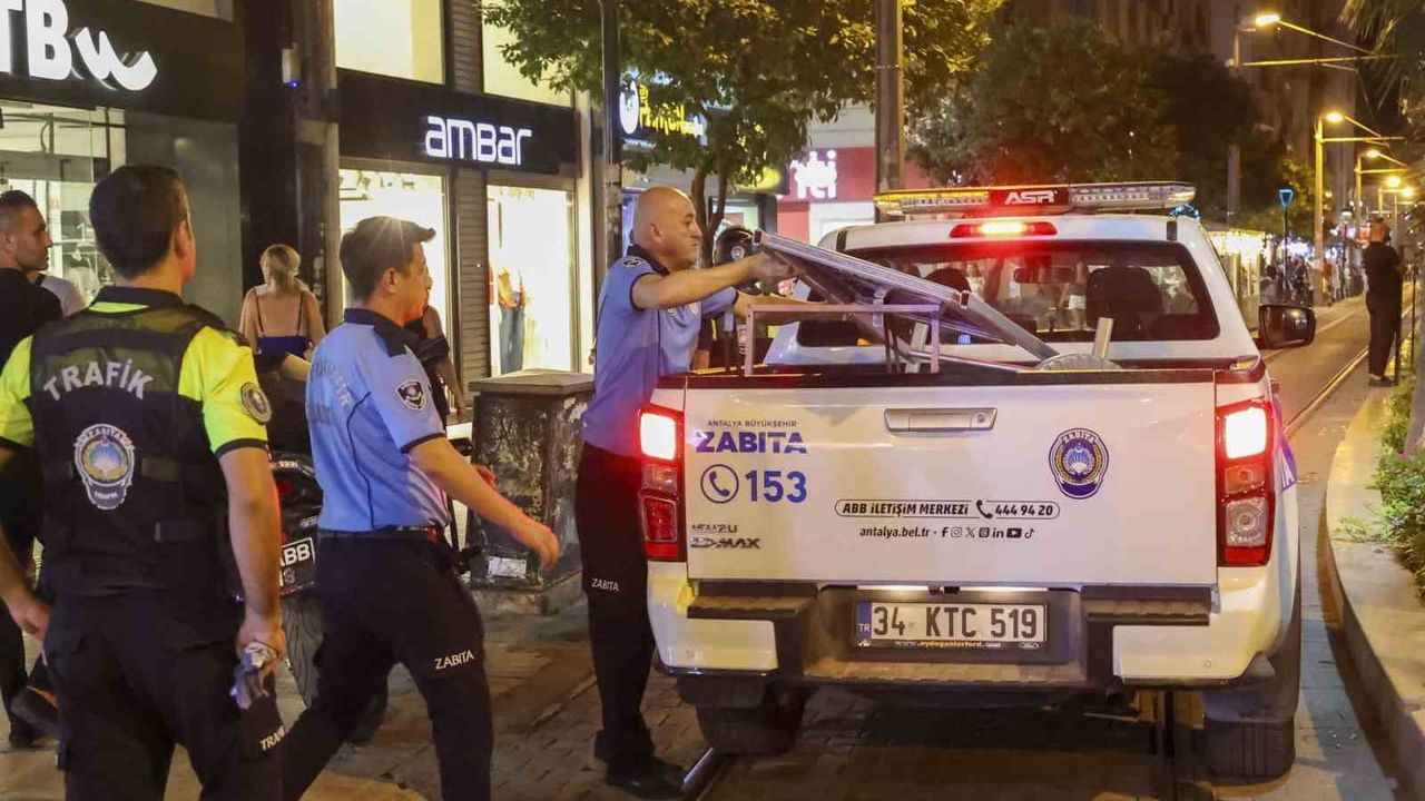 Antalya'da kaldırımlar özgürleşiyor: büyükşehir zabıtasından sıkı işgal denetimi