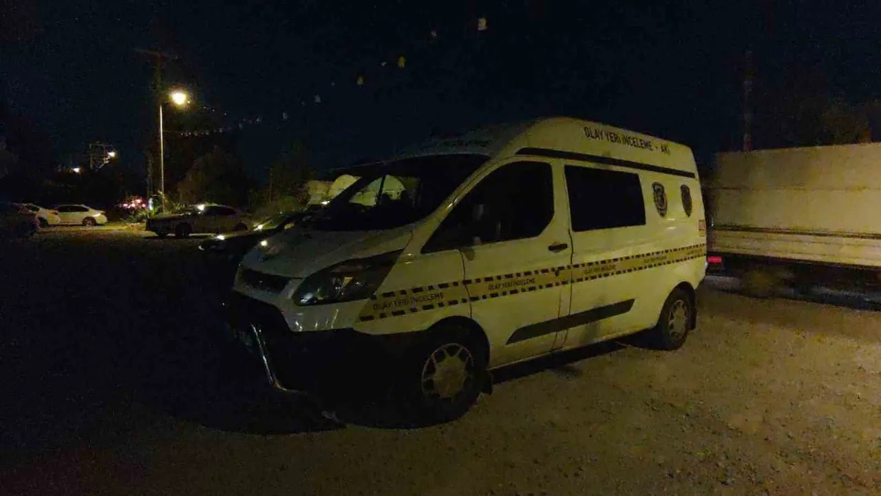 Antalya'da restoranda gece yarısı silahlı saldırı: üç kişi yaralandı