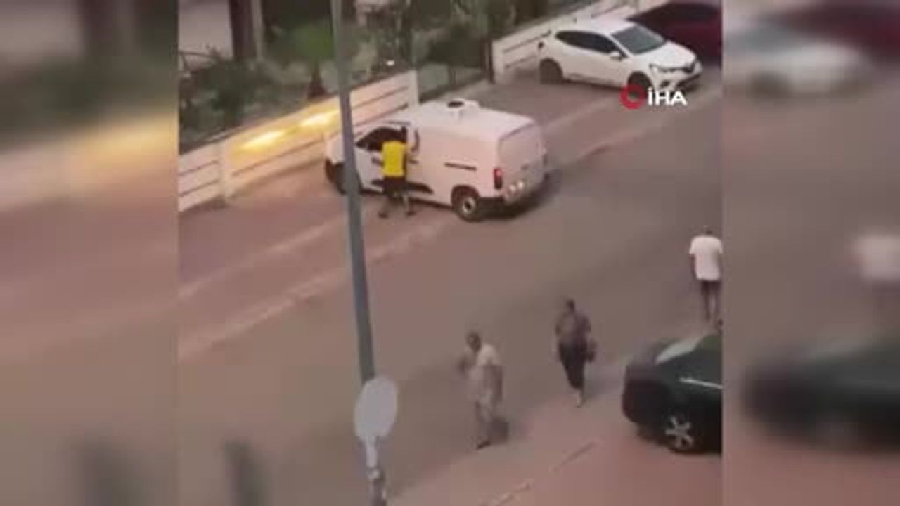 Antalya'da tartıştığı kişinin üzerine araç sürdü; o anlar kameralara yansıdı