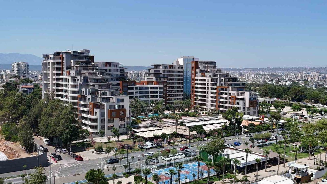 Antalya'da yargıya taşınan 20 bin TL'lik aidat krizinde yönetimden '16 milyon lira borç' savunması