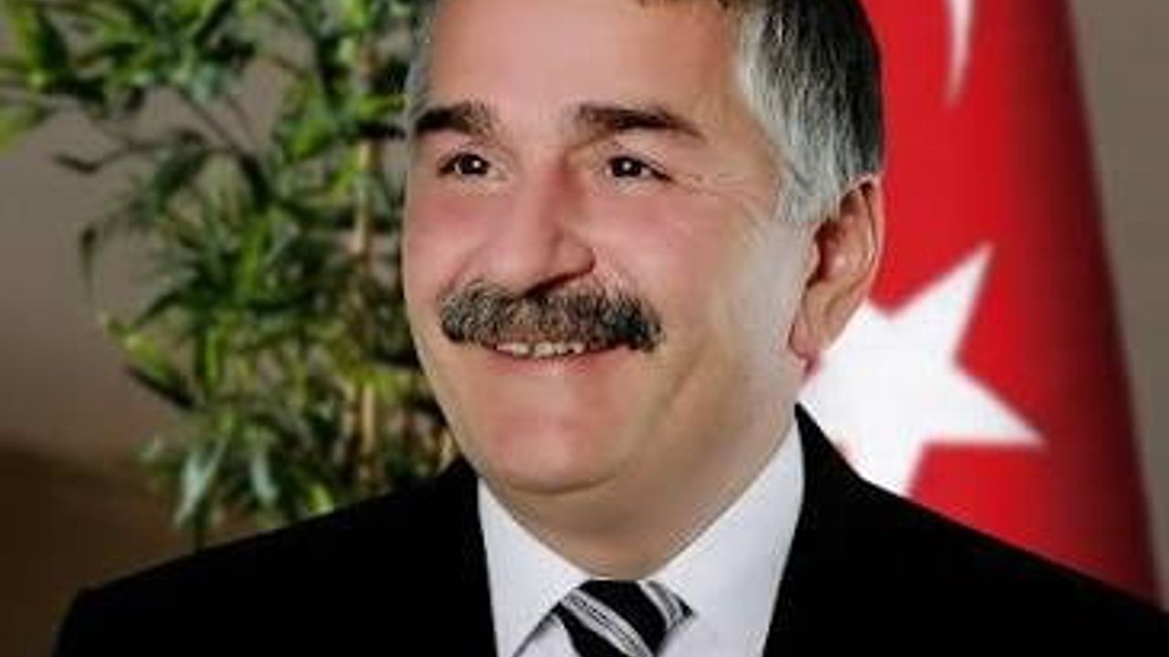 Arifiye belediye başkanı İsmail Karakullukçu kalp krizi şüphesiyle hastaneye başvurdu