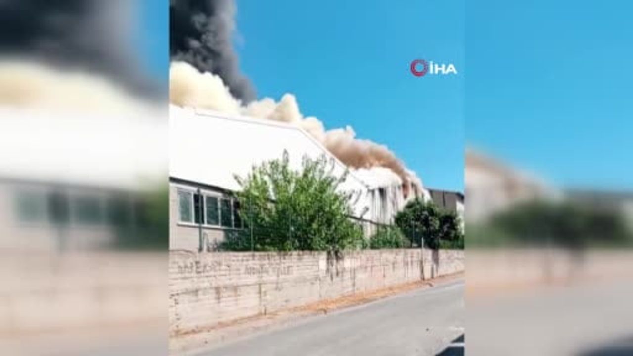 Arnavutköy'de fabrika yangını