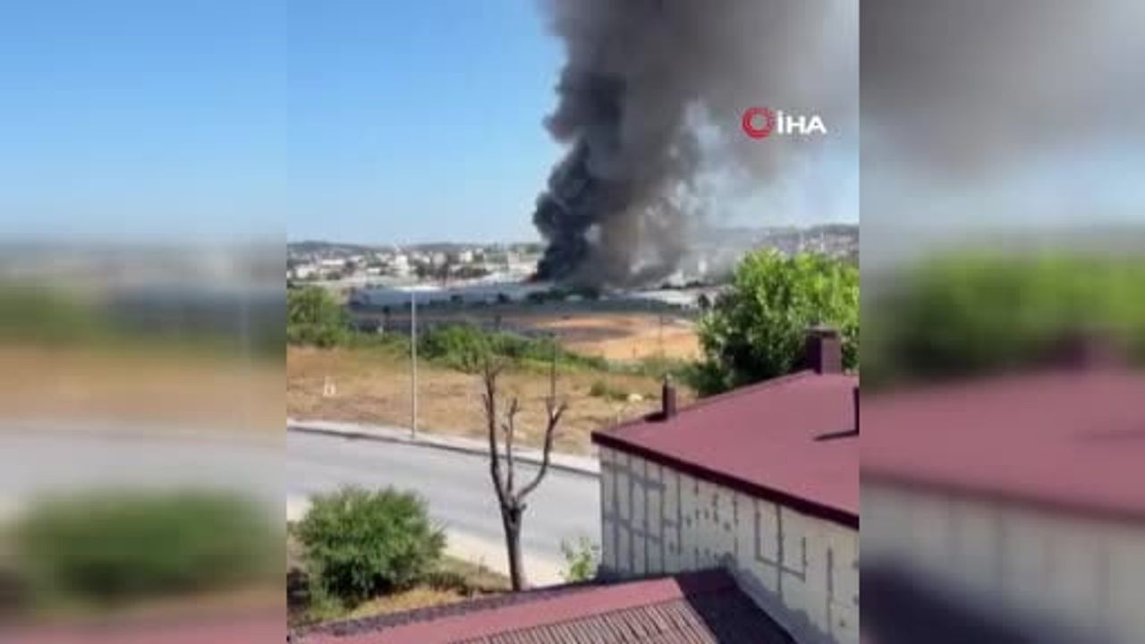 Arnavutköy’de fabrikada yangın çıktı