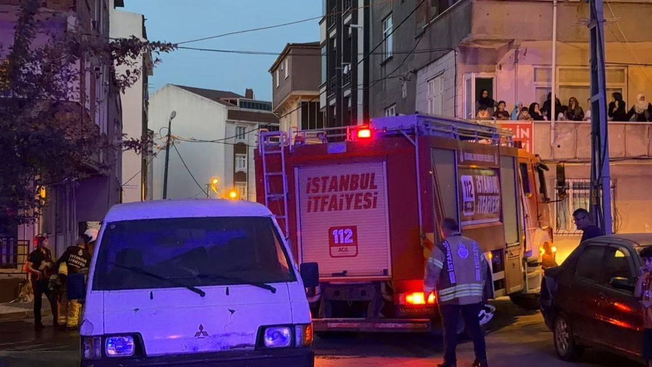 Arnavutköy'de uzaklaştırma kararı bulunan şüphelinin evi ateşe verdiği iddiası