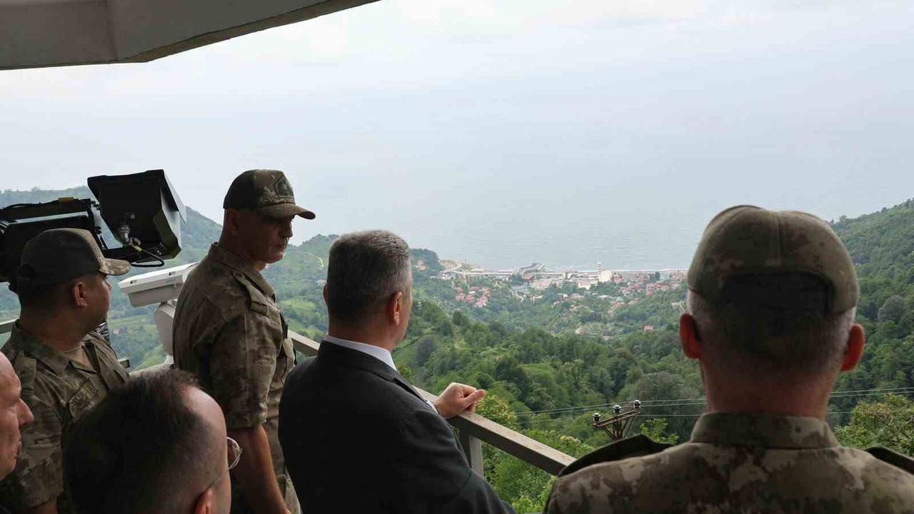Artvin valisi Ergün'den Gürcistan sınır karakollarında denetim