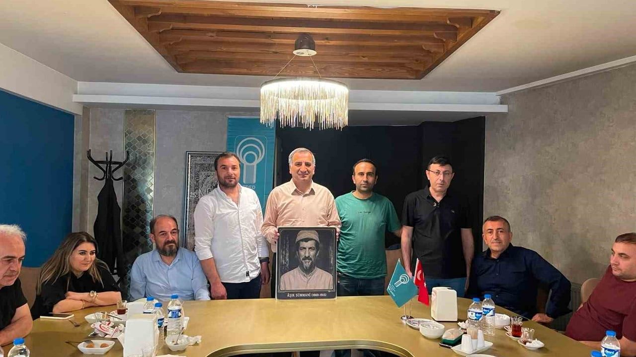 Âşık Sümmani Baba'nın rölyefi ve hatıra madalyonu tanıtıldı