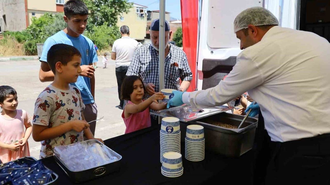 Aşure geleneği Şirinevler'de yaşatıldı