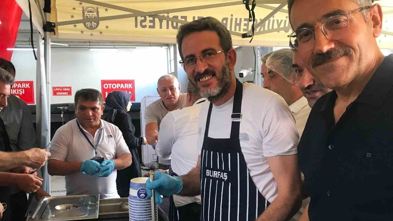 Aşure ikramları Gürsu'da devam etti