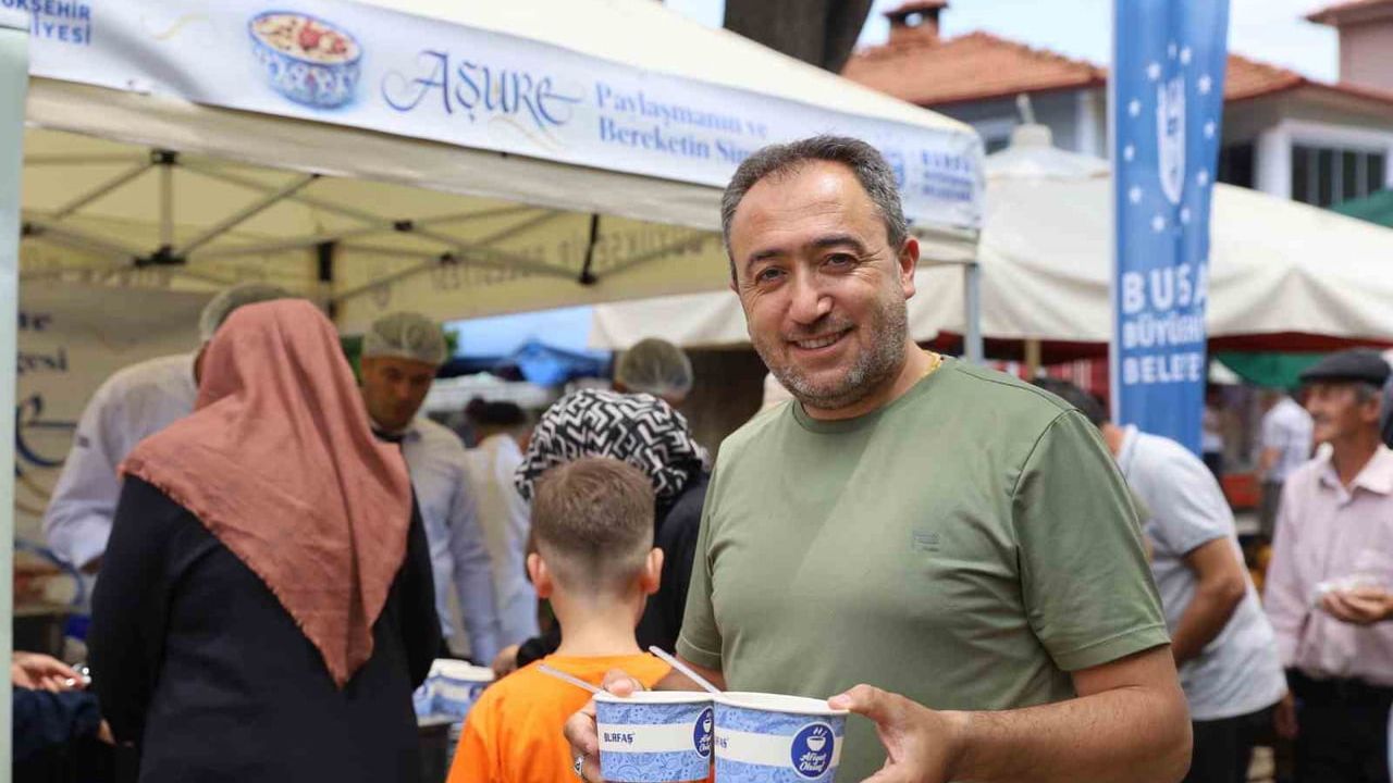 Aşurenin bereketi Keles’te paylaşıldı