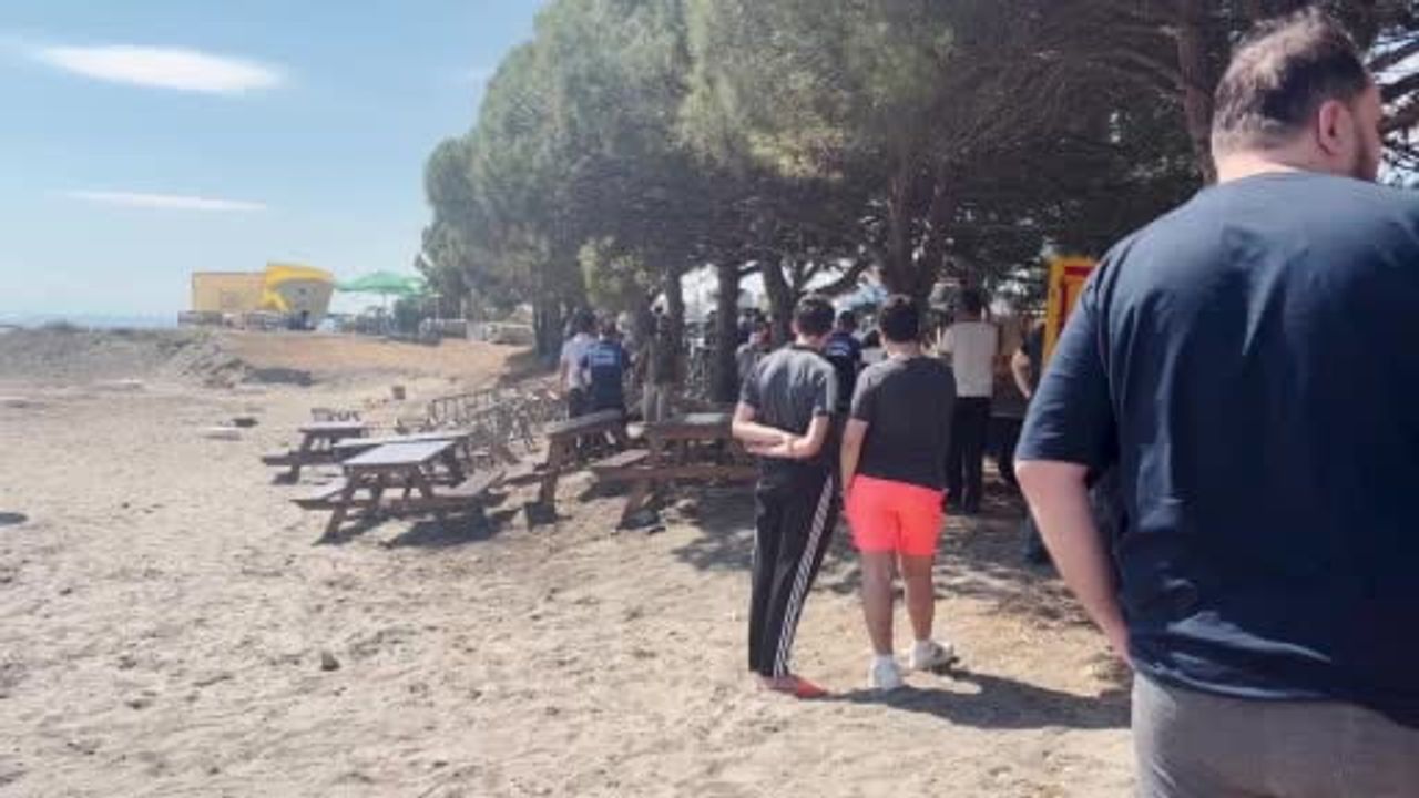 Atakum sahilinde işgal denetimi: kumsaldaki masa, sandalye ve şezlonglar kaldırıldı