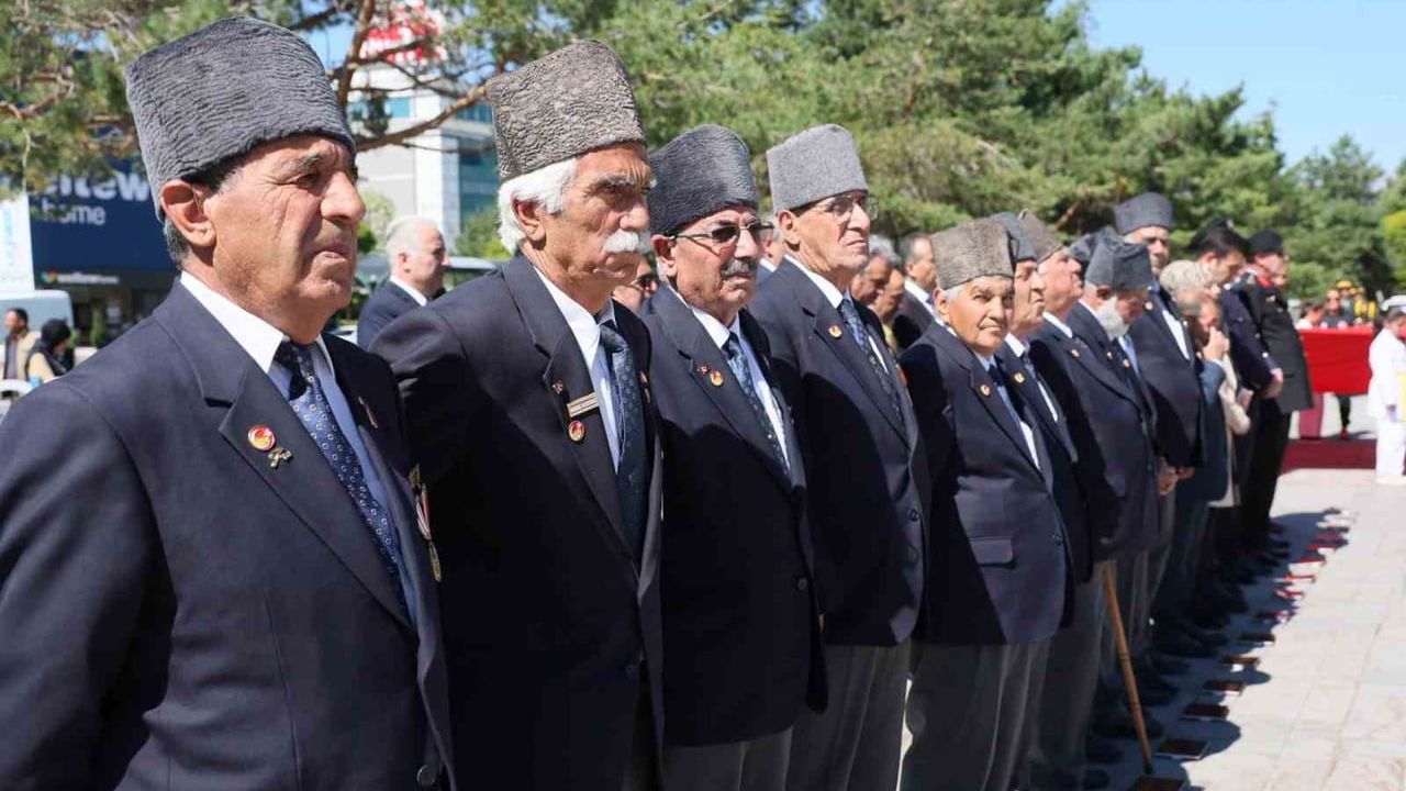 Atatürk'ün Erzincan'a gelişinin 107'nci yılı törenle anıldı
