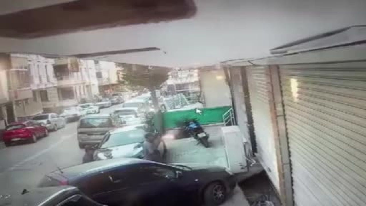 Avcılar'da klima hırsızları güvenlik kamerasına yansıdı