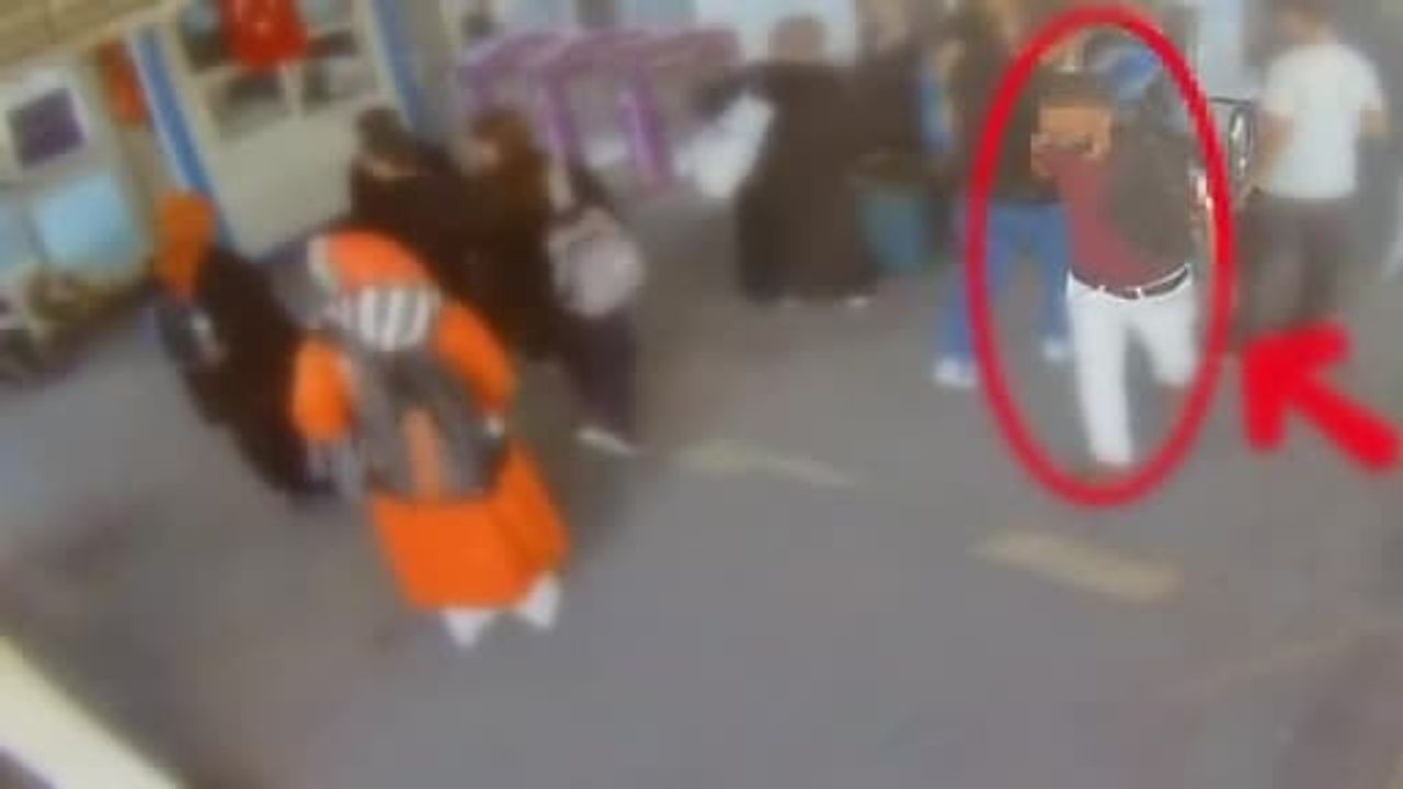 Avcılar’da metrobüste yankesicilik: şüpheli güvenlik kamerası ve polis çalışmasıyla yakalandı