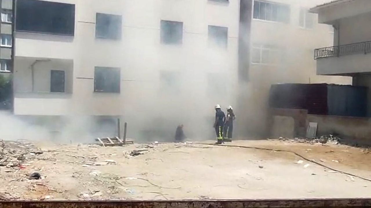 Avcılar'da metruk binada yangın kontrol altına alındı