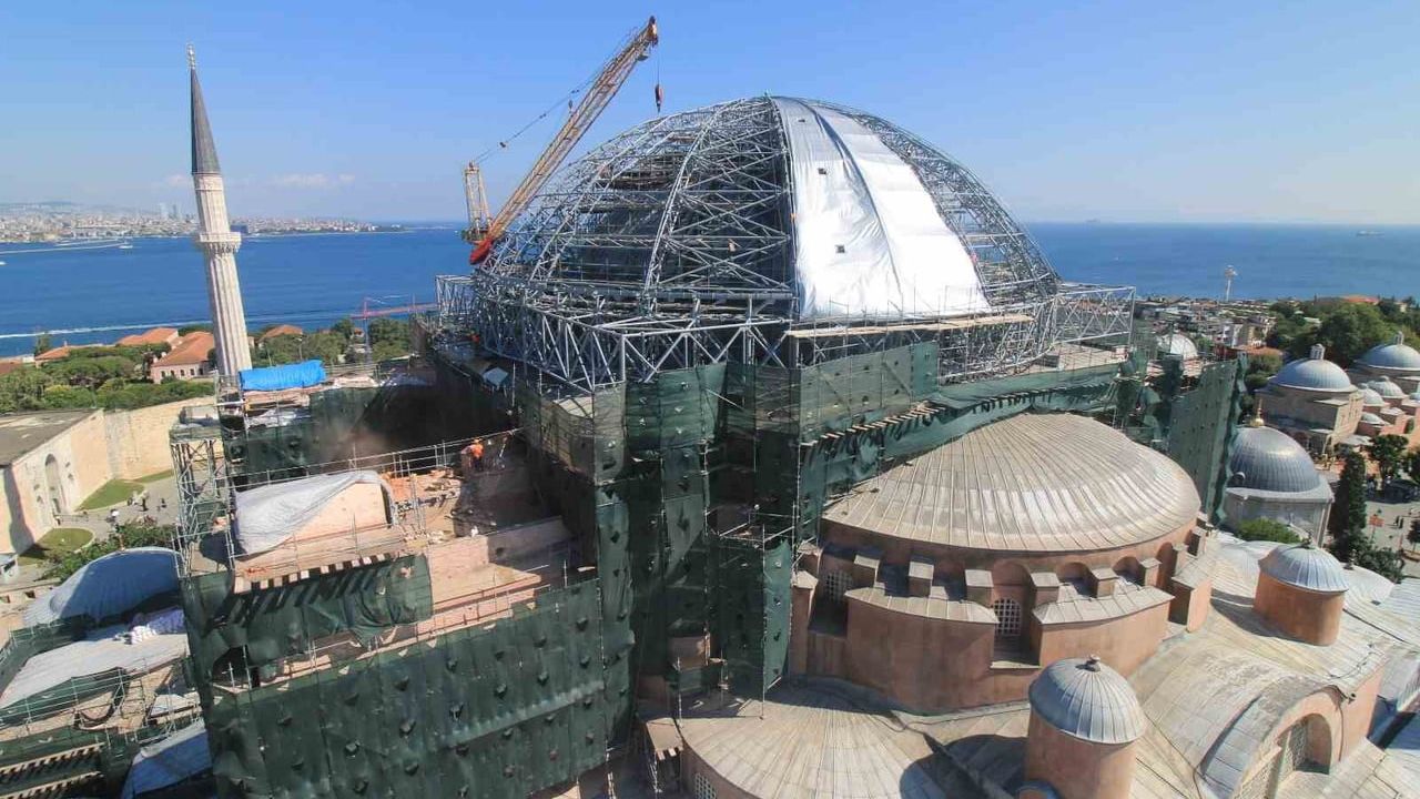Ayasofya'nın kubbesi, Bilim Heyeti gözetiminde geçici çatıyla korunuyor