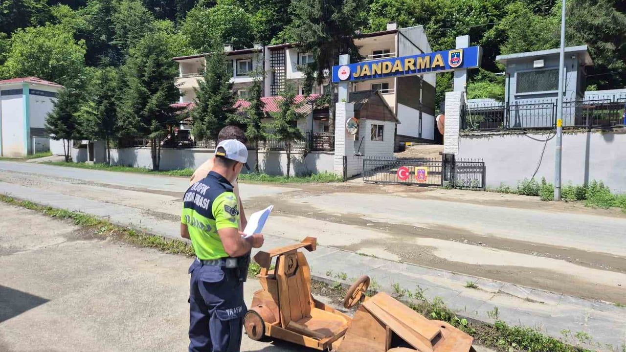 Ayder'de tahta arabayla 79 kilometre hız yapan üretici hedefini 100 kilometreye çevirdi