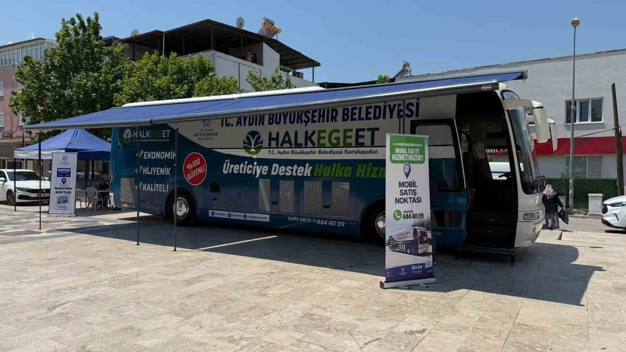 Aydın Büyükşehir Belediyesi'nin mobil Halk Ege Et aracı Yenipazar'da hizmet verdi