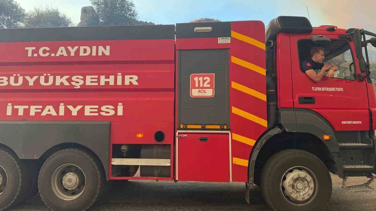 Aydın Büyükşehir'den Çine Kavşit'te yoğun alev mücadelesi