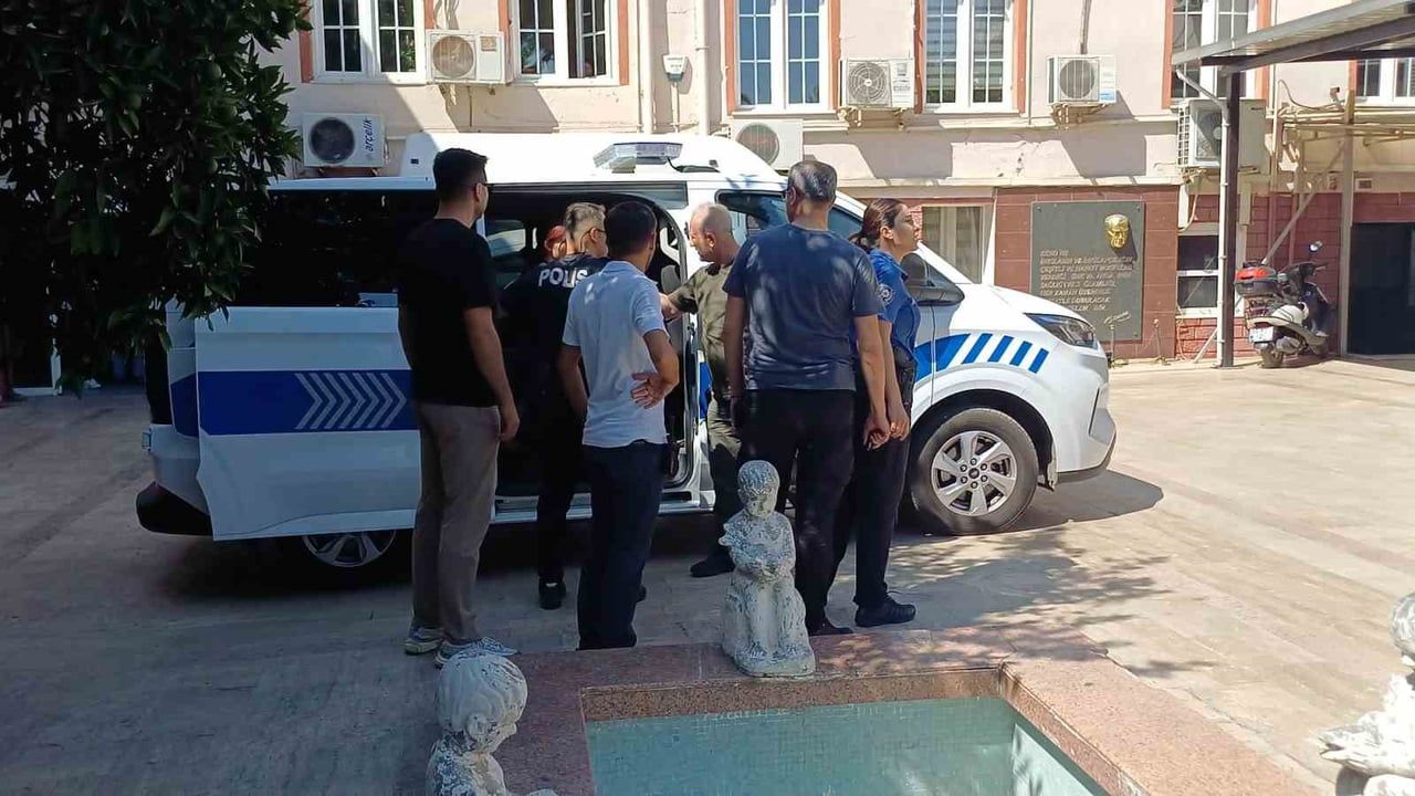 Aydın'da kimlik vermek istemeyen kadın müdahale sırasında yakalandı