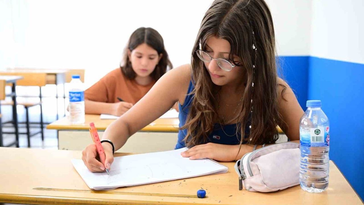 Aydın'da minik eller fırçayla tanışıyor: ücretsiz yaz resim atölyeleri