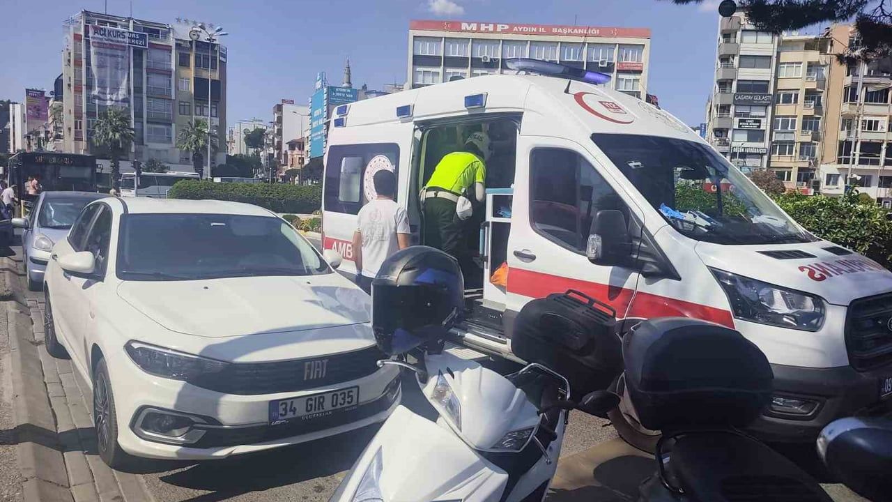 Aydın'da motosiklet 3 metre sürüklendi, sürücü yaralandı