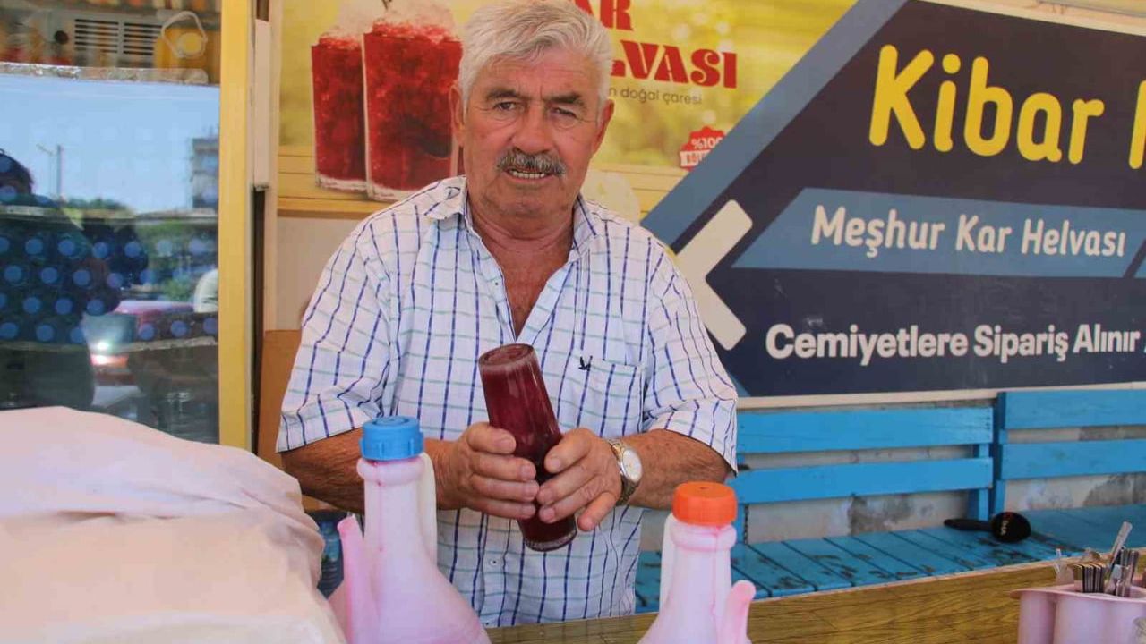 Aydın'da serinliğin reçetesi: asırlık kar helvası